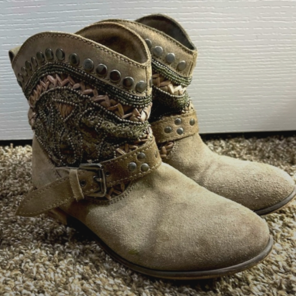 Naughty monkey boots